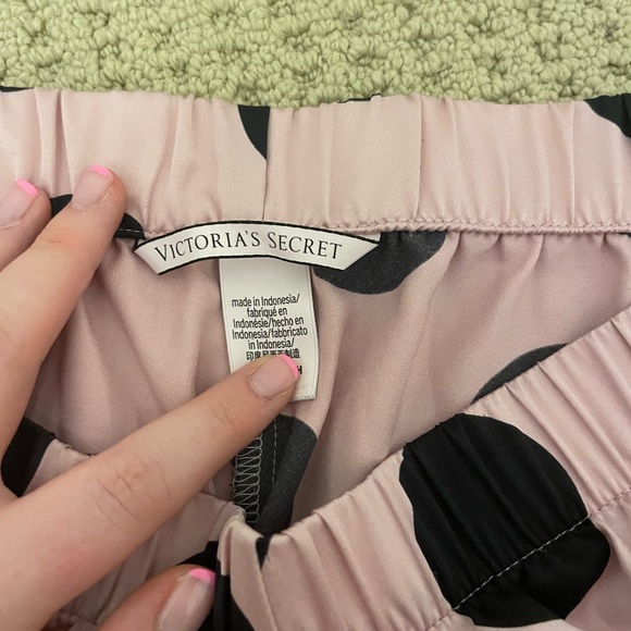 Silk Victoria Secret Pyjama Shorts - Picture 3 of 4